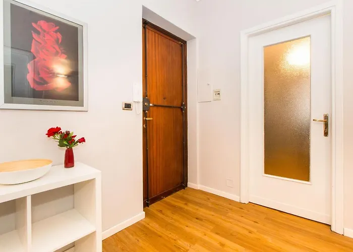 Guesthost - Mm Pozzo Strada Terrace 아파트