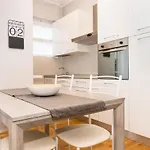 Guesthost - Mm Pozzo Strada Terrace